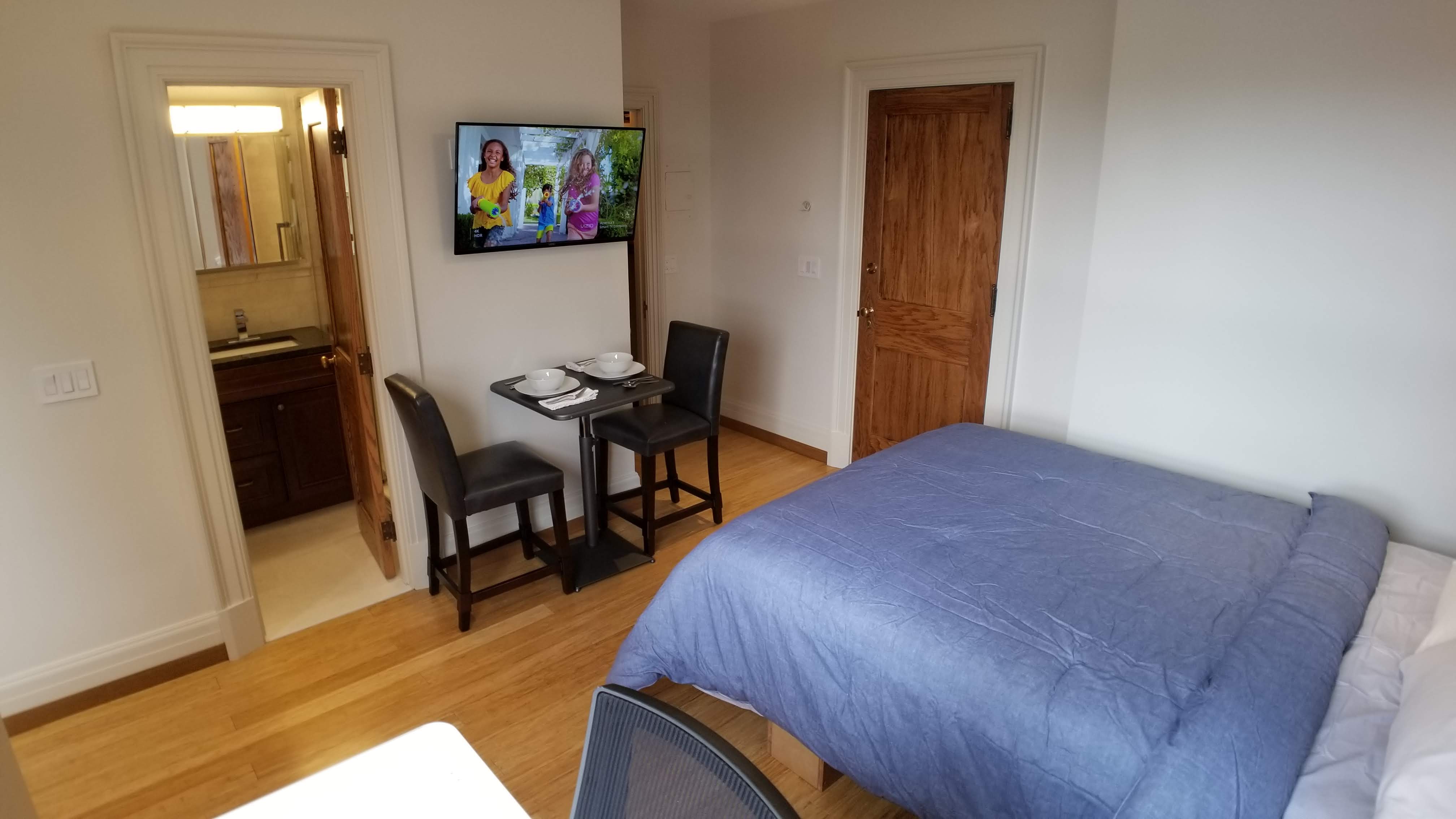 The C-Suite at North Furnished Apartment in Buffalo